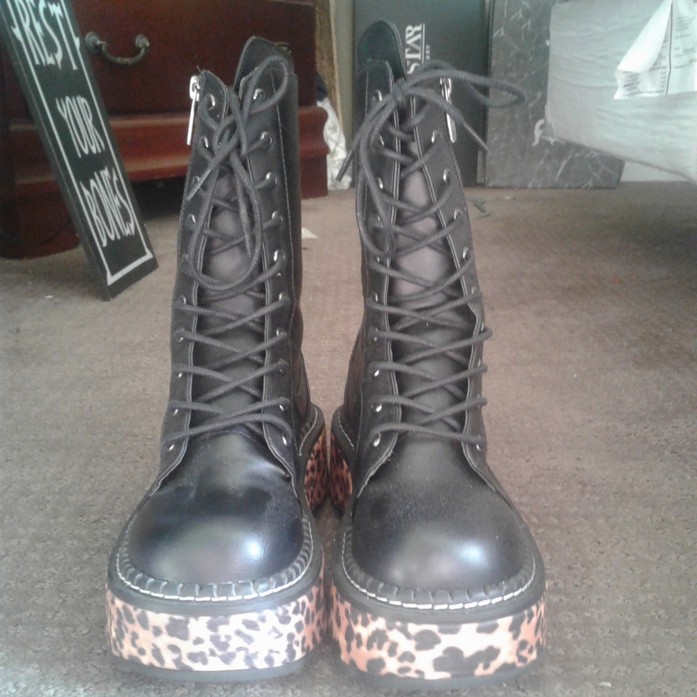 COPY - Demonia platform leapord print boots